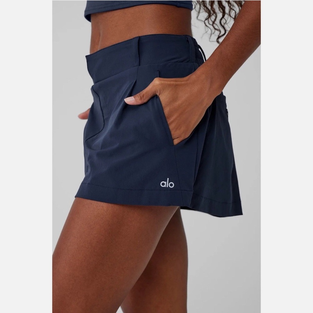 ALO Yoga fan club mini skirt color navy blue like a new